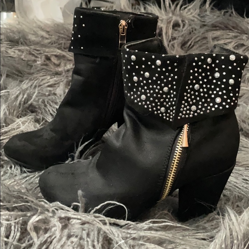Women’s high heels, 3 inch pump, diamond beads